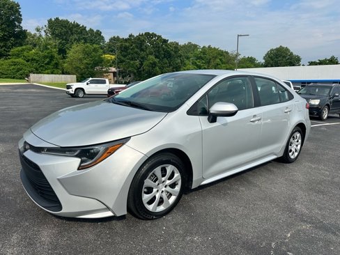 Used 2023 Toyota Corolla LE image 2