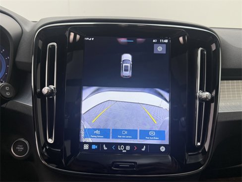 Certified 2025 Volvo XC40 B5 Core image 20