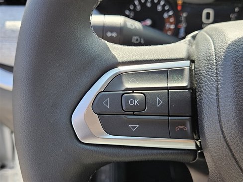 New 2025 Jeep Compass Latitude image 27
