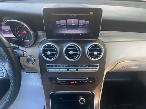 Used 2018 Mercedes-Benz GLC 300 4MATIC image 14