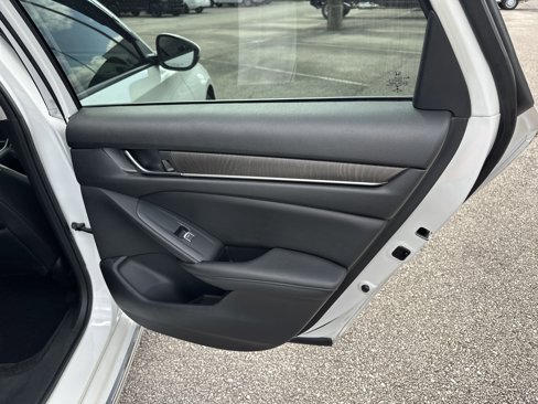 Used 2021 Honda Accord EX-L image 18
