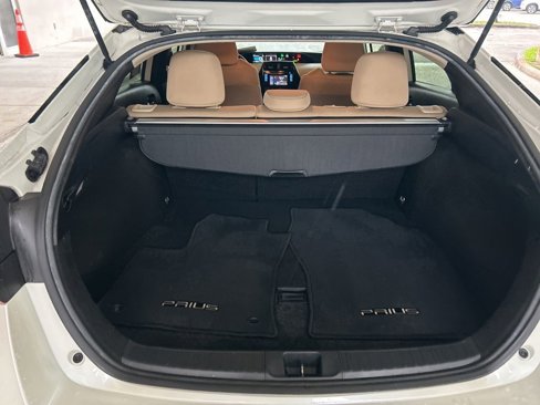 Used 2019 Toyota Prius L Eco image 31