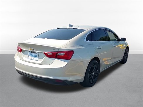 Used 2016 Chevrolet Malibu LT image 6