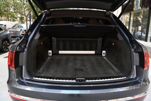 Used 2017 Bentley Bentayga image 25