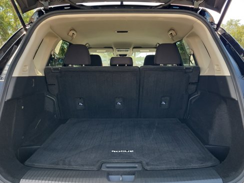 Certified 2021 Nissan Rogue SV image 10