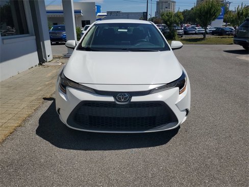 Used 2021 Toyota Corolla LE image 12