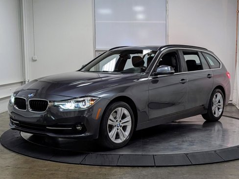 Used 2017 BMW 330i xDrive Wagon image 4