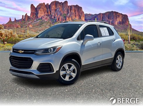 Used 2018 Chevrolet Trax LT w/ LT Convenience Package image 2