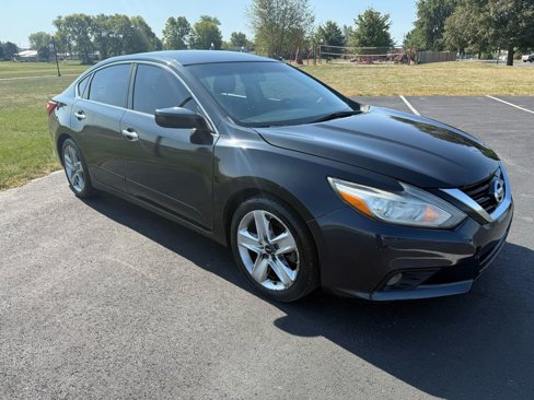 Used 2016 Nissan Altima 2.5 SV image 3