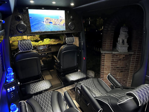 Used 2024 Mercedes-Benz Sprinter 3500 image 3