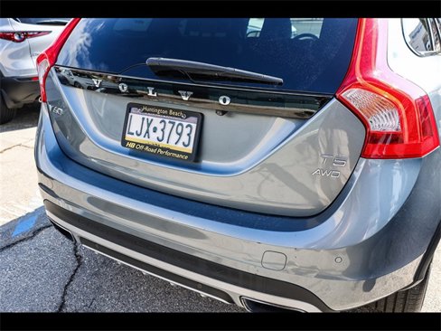 Used 2018 Volvo V60 T5 Cross Country w/ Convenience Package image 7