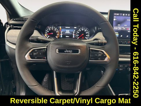 Used 2024 Jeep Compass Latitude w/ Convenience Group image 9