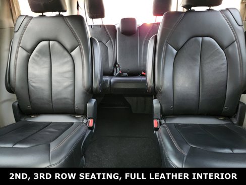 Used 2017 Chrysler Pacifica Touring-L image 9