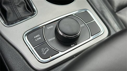 Used 2020 Jeep Grand Cherokee Limited image 21