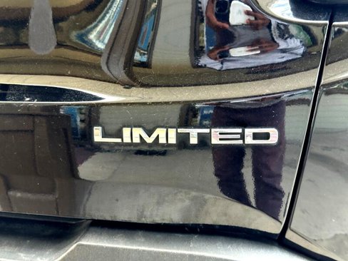 Used 2017 Jeep Renegade Limited image 13