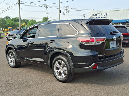 Used 2015 Toyota Highlander LE image 6