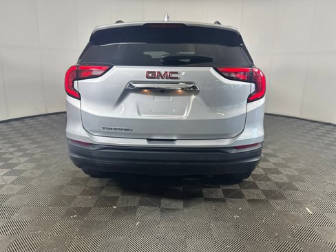 Used 2021 GMC Terrain SLE w/ Driver Convenience Package image 4
