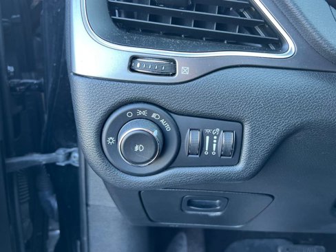 Used 2019 Jeep Cherokee Latitude Plus w/ Cold Weather Group image 13