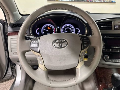 Used 2012 Toyota Avalon Limited image 52