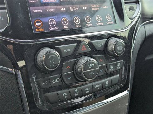 Used 2020 Jeep Grand Cherokee Limited image 15