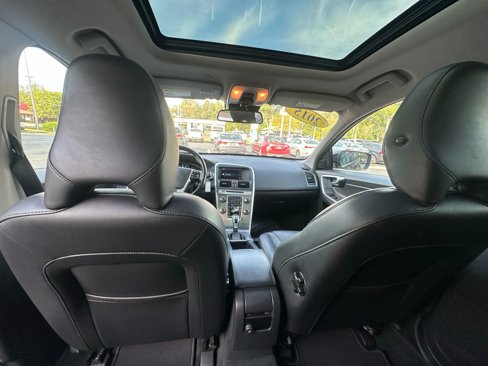 Used 2015 Volvo XC60 T6 Premier Plus image 28