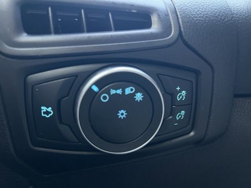 Used 2018 Ford Focus SE image 23