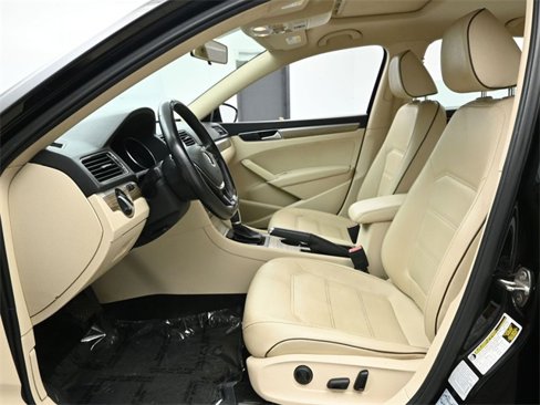 Used 2016 Volkswagen Passat 1.8T SE image 11