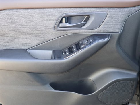 Certified 2023 Nissan Rogue S image 19