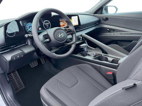 New 2025 Hyundai Elantra SEL image 14