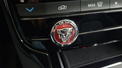 Used 2017 Jaguar XE Premium image 24