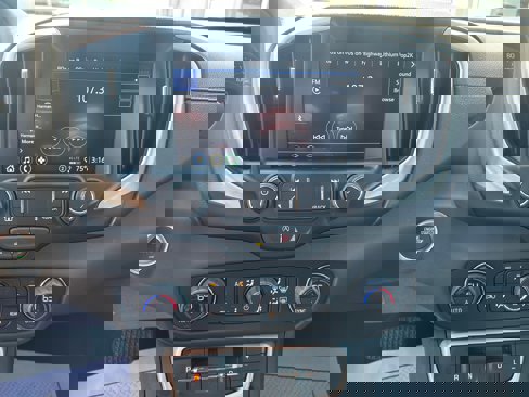 Certified 2024 GMC Terrain SLT image 22