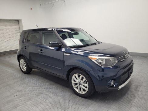 Used 2017 Kia Soul + image 11