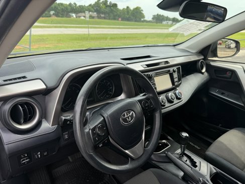 Used 2017 Toyota RAV4 LE image 13