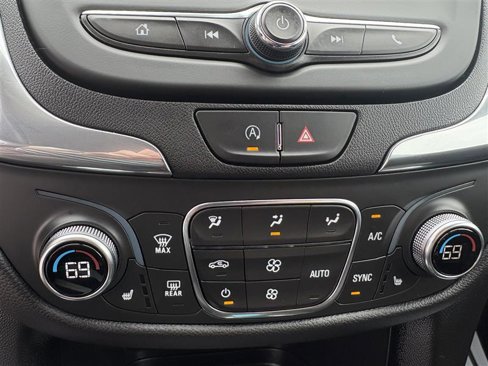 Used 2023 Chevrolet Equinox LT image 14