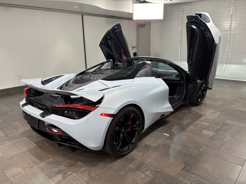 Used 2021 McLaren 720S Performance image 28