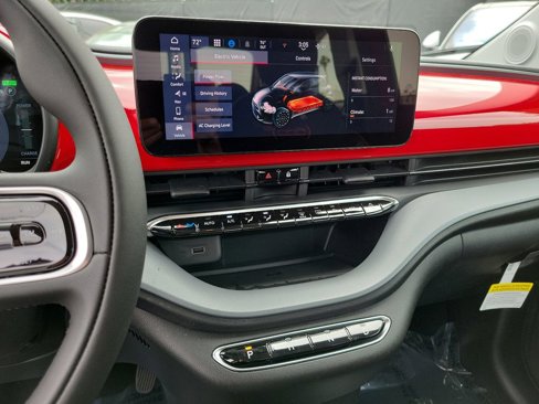 New 2024 FIAT 500 e (RED) image 8