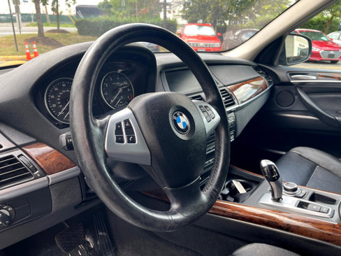 Used 2011 BMW X5 xDrive50i image 16