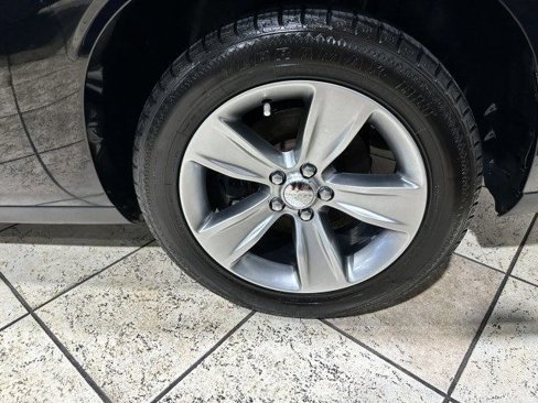 Used 2016 Dodge Challenger SXT image 8