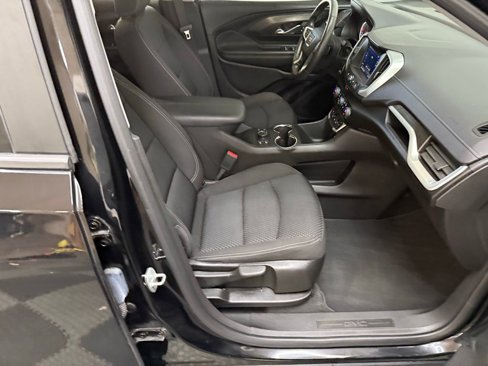 Used 2023 GMC Terrain SLE w/ Driver Convenience Package image 32