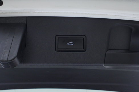 Used 2019 Volkswagen Atlas SEL R-Line image 13
