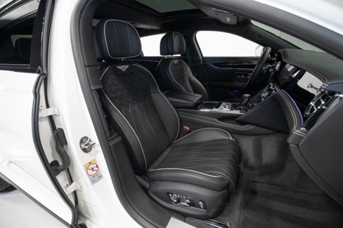 Used 2021 Bentley Flying Spur V8 image 57