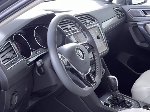 Used 2021 Volkswagen Tiguan SE image 22