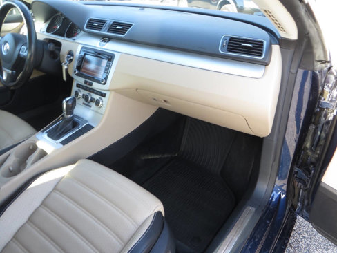 Used 2013 Volkswagen CC Sport image 16
