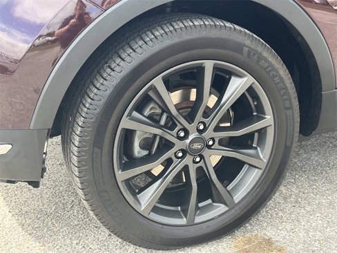 Used 2018 Ford Explorer XLT w/ Equipment Group 202A image 9
