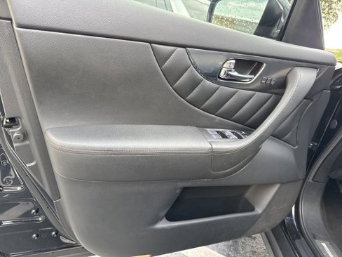 Used 2010 INFINITI FX35 AWD w/ Navigation Pkg image 9