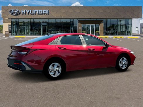 New 2025 Hyundai Elantra SE image 8