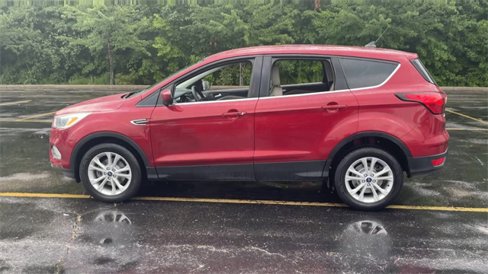 Used 2019 Ford Escape SE image 5