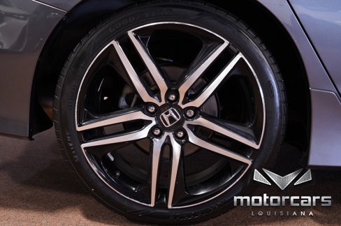 Used 2017 Honda Accord Sport image 19