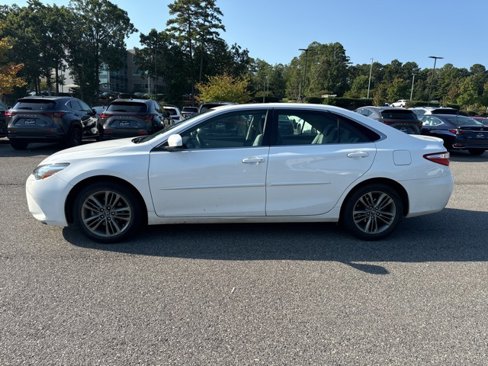 Used 2016 Toyota Camry SE image 5
