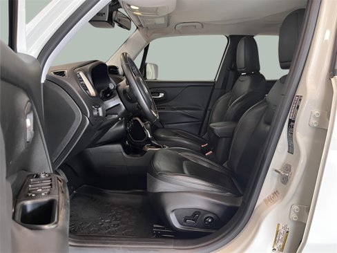 Used 2016 Jeep Renegade Limited image 16
